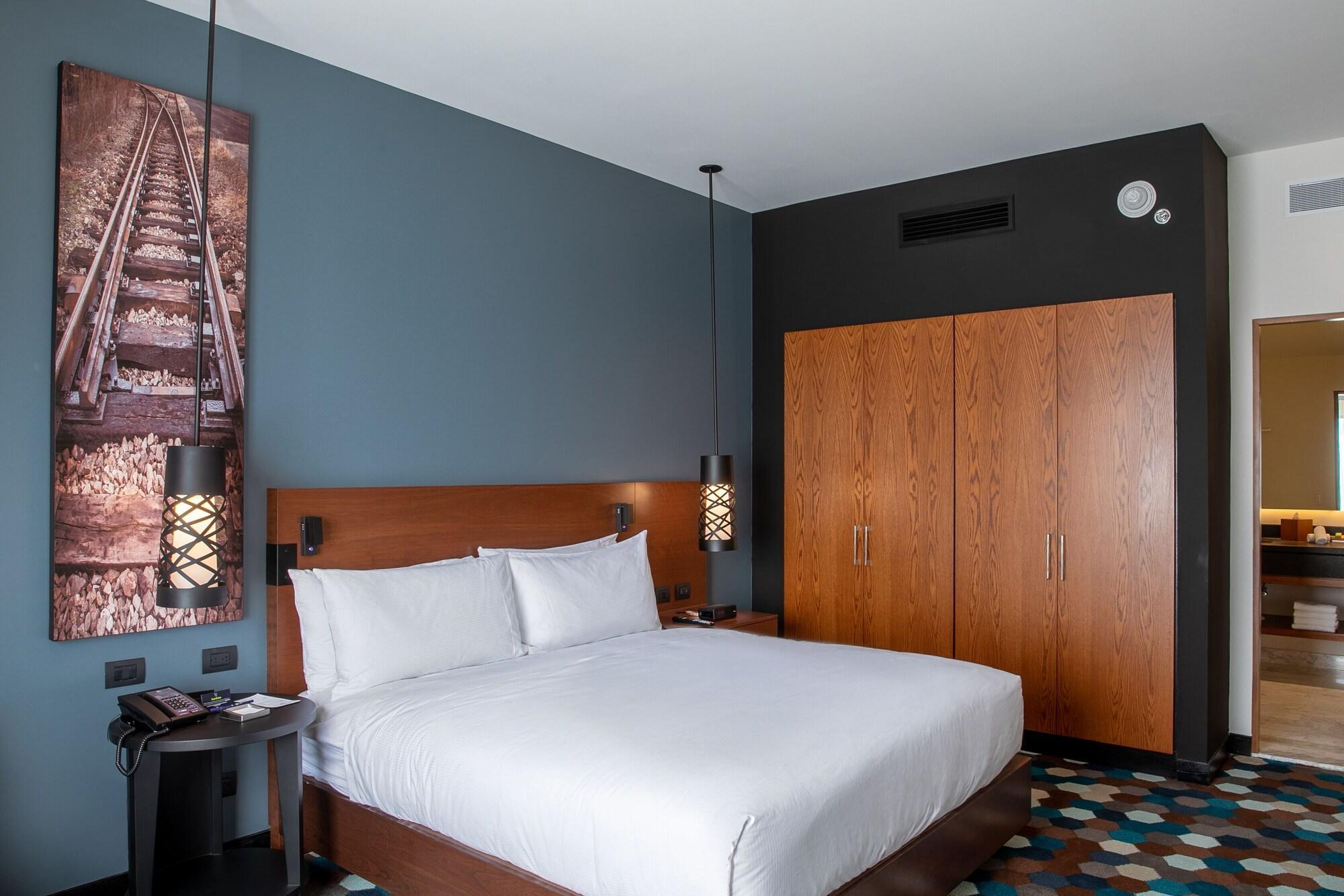 Doubletree By Hilton Celaya Celaya  Ngoại thất bức ảnh