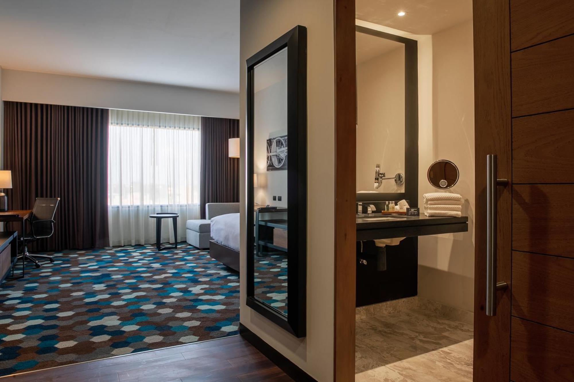 Doubletree By Hilton Celaya Celaya  Ngoại thất bức ảnh