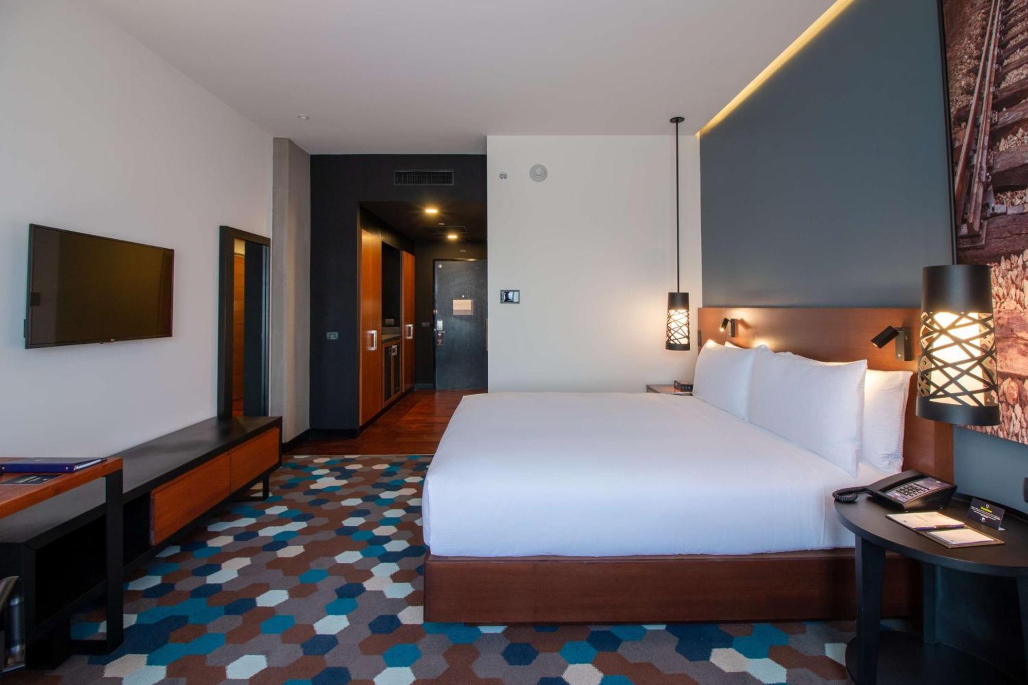 Doubletree By Hilton Celaya Celaya  Ngoại thất bức ảnh