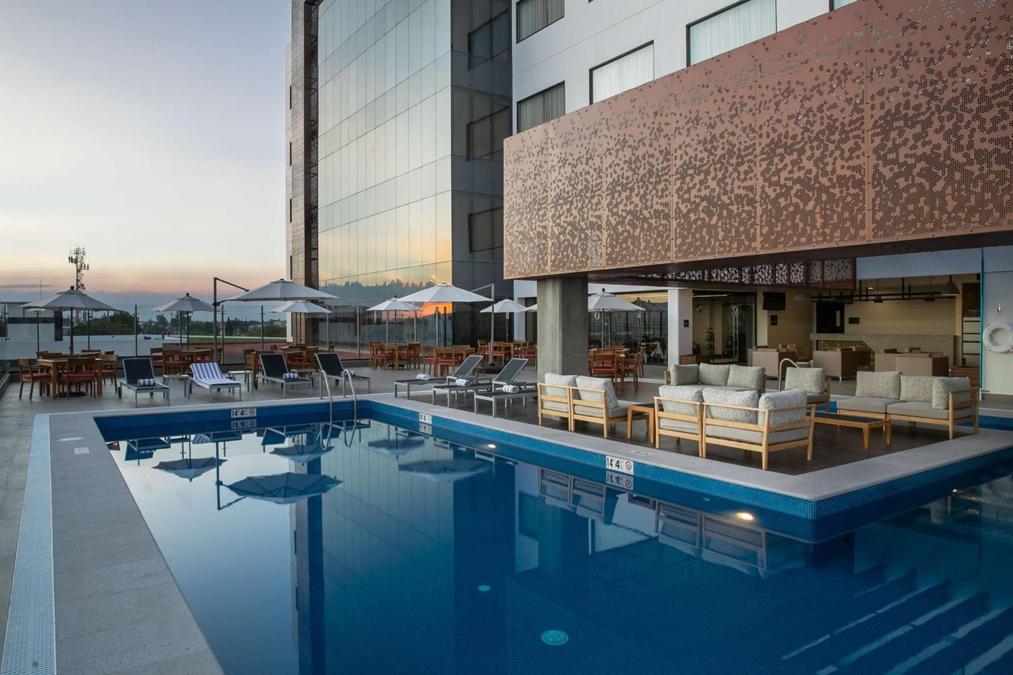 Doubletree By Hilton Celaya Celaya  Ngoại thất bức ảnh